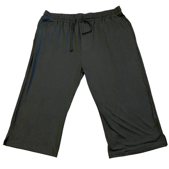 NWT Oyanus stretchy Casual Knee Length Pull on Pants/Shorts Women Plus Size 3XL - Picture 1 of 4